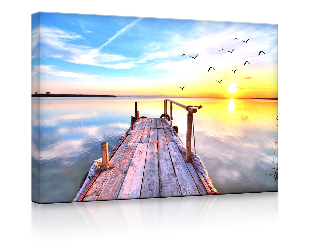 Steg mit Möwen bei Sonnenuntergang