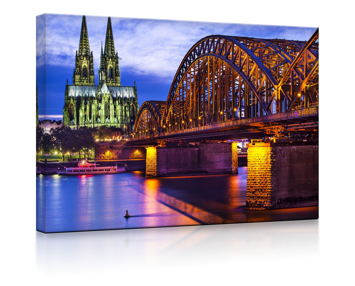 Wunderbare Hohenzollernbrücke bei Nacht als led bild